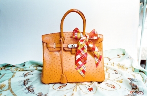 Культовые сумки Birkin возвращают в магазины из-за запаха марихуаны
