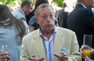 Глава Dzintars: русские должны сделать шаг к примирению и натурализоваться