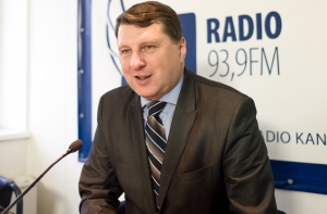 АНОНС: на радио Baltkom – министр обороны Раймонд Вейонис