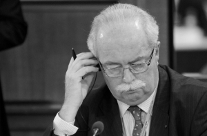Экспертиза: глава Total умер от удара головой