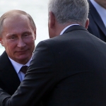 Президент Сербии назвал Путина дорогим братом и наградил орденом
