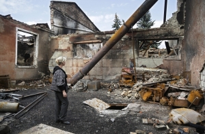 Власти ДНР: украинские снаряды попали в школу в Донецке, есть погибшие