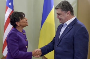 Порошенко предложил наделить английский язык особым статусом на Украине