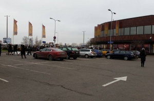 Очевидцы сообщают об эвакуации в т/ц Mols; ГПСС это отрицает (ФОТО)