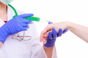 Страховщики: защита от зомби в Латвии стоила бы около 3 тысяч евро