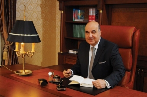 АНОНС: на радио Baltkom – азербайджанский писатель Чингиз Абдуллаев