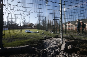 Спецкор «Россия-24»: под обстрел в Донецке попала еще одна школа (АУДИО)