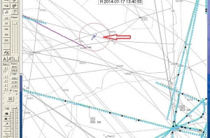 Авиадиспетчеры: рядом с малазийским Boeing под Донецком летел военный самолет