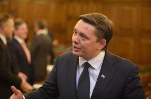 Сейм получил 585 писем в поддержку Артура Кайминьша