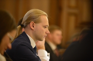 За одно появление в Сейме Юнкурсу заплатили 110 евро