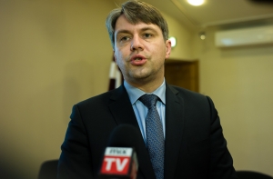 LTV: Янсонс искажает Гаагские рекомендации о правах нацменьшинств (ВИДЕО)