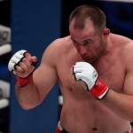 Украинский боец вышел на взвешивание в футболке с Путиным