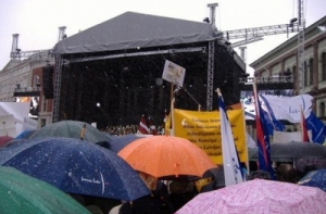 3 ноября в истории Латвии: революция зонтиков-2