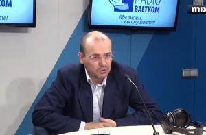 Российский экономист обжалует в суде решение о его депортации из Латвии