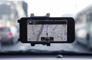 Пользователи Waze будут получать информацию о ситуации на дорогах