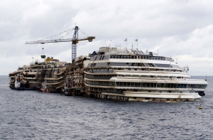 В суде показали запись бегства капитана Costa Concordia (ВИДЕО)