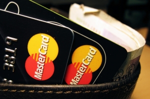 Visa и MasterCard прекратили обслуживание российских банков в Крыму (ДОПОЛНЕНО)