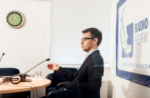 Юрист: МИД Латвии должен убедить Лондон, что неграждане не представляют угрозы