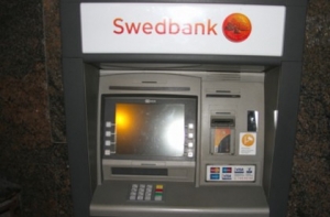 На Swedbank подали в суд