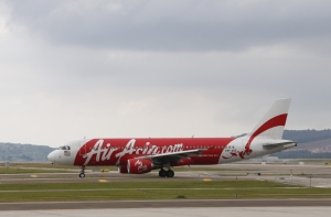 Еще один самолет AirAsia совершил экстренную посадку
