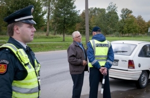 В Риге удвоилось число задержанных водителей-взяточников
