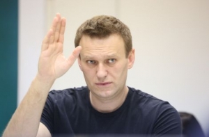 Корреспондент: сторонникам Навального не удалось попасть в здание суда (АУДИО)