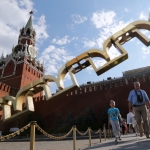 Опрос россиян: русские за границей должны быть лояльны России