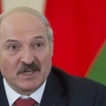 Лукашенко призвал украинских силовиков и ополченцев разобраться «по-мужски»