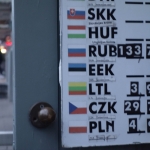 В латвийских обменных пунктах евро продают по 133 рубля (ДОПОЛНЕНО, ФОТО)