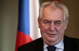 Чешский президент Земан назвал Яценюка «премьером войны»