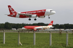 AirAsia отрицает, что нарушила расписание полетов в день исчезновения лайнера