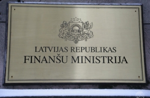 Минфин: государство не должно оплачивать политические амбиции Рижской думы