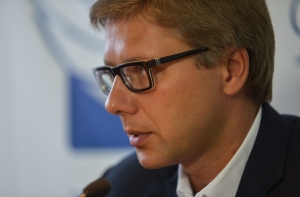 Ушаков упрекнул Госконтроль в некомпетентности и клевете