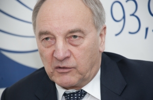 Президент Латвии выразил соболезнования Франции