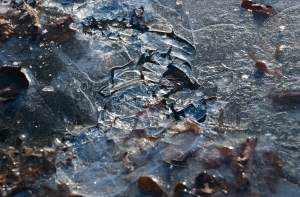 Autoceļu uzturetajs: с черным льдом борются 119 единиц техники (АУДИО)