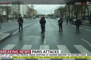 Пять человек взяты в заложники на востоке Парижа (ВИДЕОТРАНСЛЯЦИЯ)