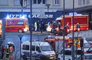 Захвативший заложников в кошерной лавке на востоке Парижа обезврежен