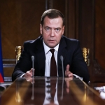 Медведев: в случае принятия против РФ мер по системе Swift реакция будет без ограничений