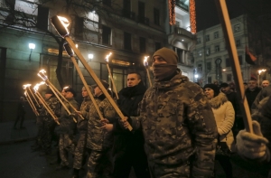 Украинские националисты в честь дня рождения Бандеры устроили шествие (ФОТО)