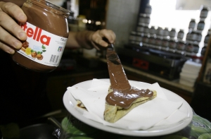 Итальянец пытался пронести 130 000 евро в банках Nutella