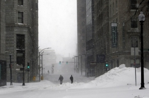 В нескольких штатах США из-за снежной бури объявлен режим ЧС
