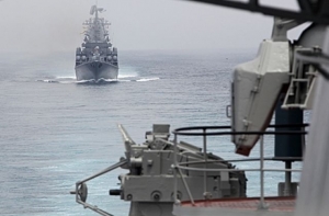 Корабль ВМС России заметили у границ Латвии