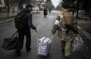 В ДНР обвинили украинских военных в бегстве из Дебальцево под видом беженцев