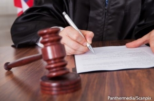 De facto: ABLV использует латвийских журналистов, чтобы завоевать рынок США