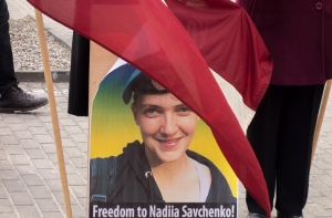 Сторонники Савченко у посольства РФ в Латвии: Путин - террорист (ФОТО, ВИДЕО)