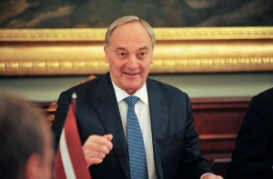 Президент Берзиньш уходит в отпуск