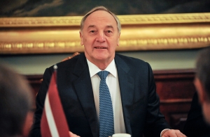 Президент Берзиньш: нельзя запрещать 9 мая в Латвии