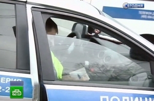 В Омске прохожий поймал мальчика, выброшенного из окна отцом-наркоманом