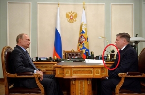 Блогеры усомнились в подлинности фотографий Путина на kremlin.ru (ФОТО)