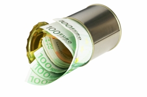 Некоторые чиновники получают на 3 000 евро больше Страуюмы